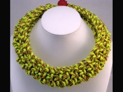 yellow-glow-with-one-resin-bead